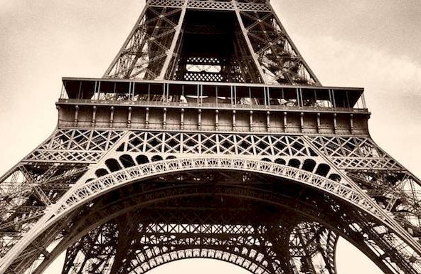 Un Morceau Descalier De La Tour Eiffel Sera Vendu Aux Ench Res Le Bonbon