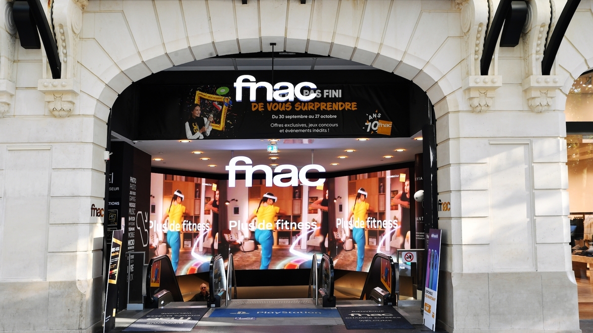 La Fnac Champs Lys Es Liquide Ses Stocks Avant Sa Fermeture D Finitive