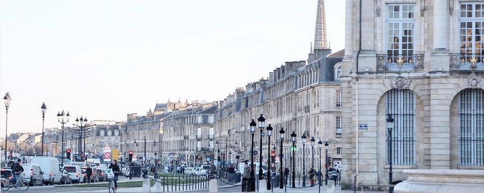 Les moyens de pharmacie des traces des boutons sur la personne