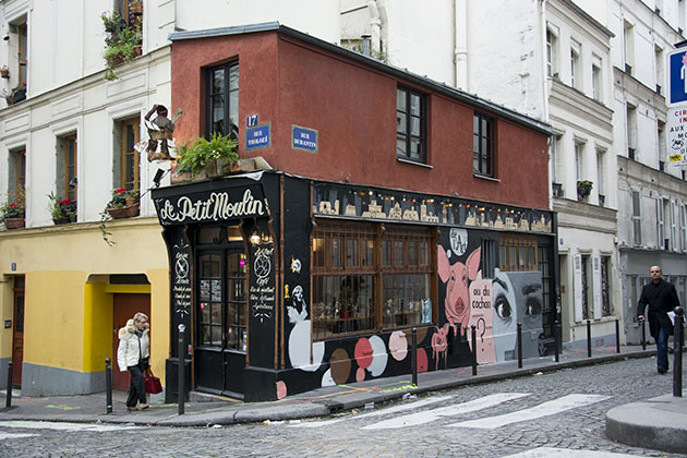 petit moulin paris montmartre