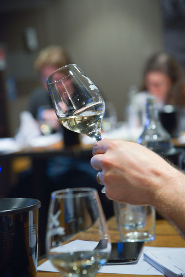 degust emoi verre vin blanc