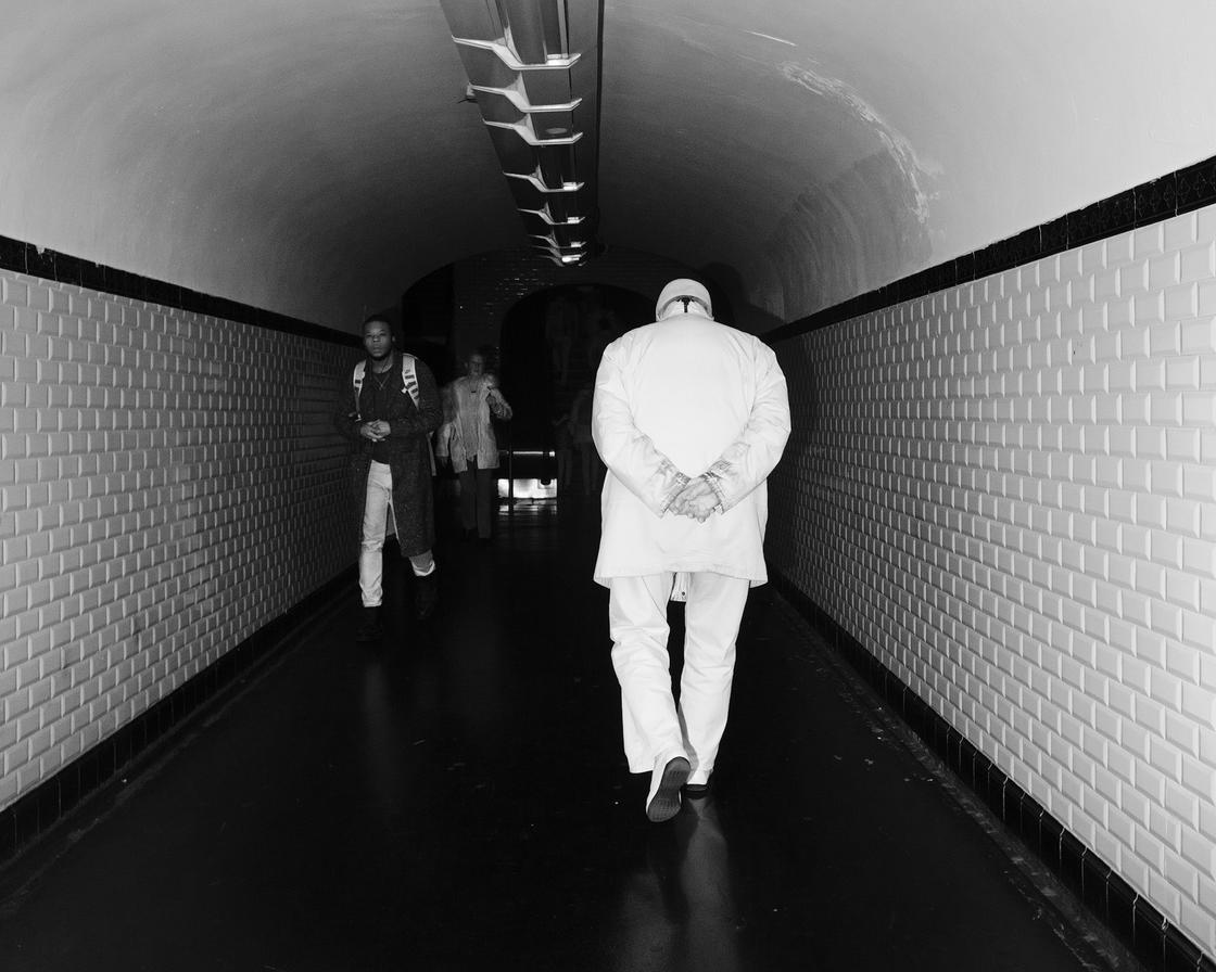 metro-paris-sombre