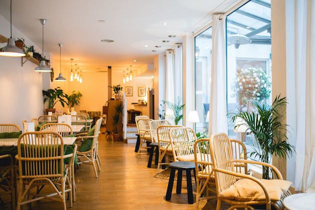 arrière-cour-cachée