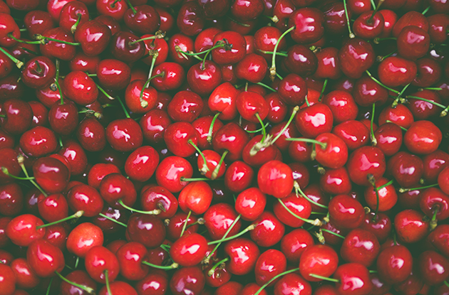 7-aliments-qui-peuvent-te-tuer-s-ils-ne-sont-pas-bien-préparés-cerises