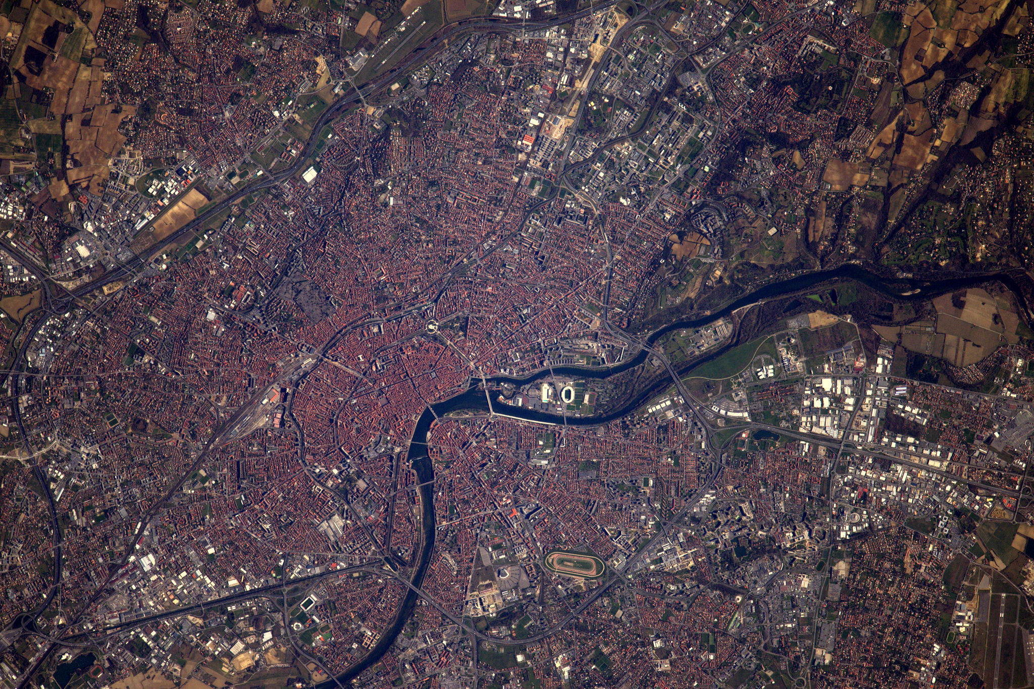 Toulouse vue de l'espace Thomas Pesque ESA/NASA