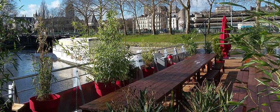 Ou A Ete Tourne Le Petit Baigneur La guinguette flottante Le Petit Baigneur, la terrasse de l'été