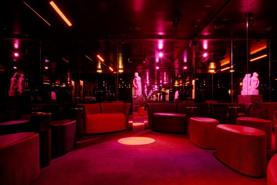 guide after paris ouh lala nuit