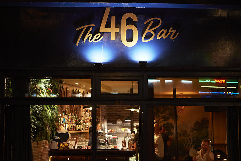 the 46 bar paris devanture