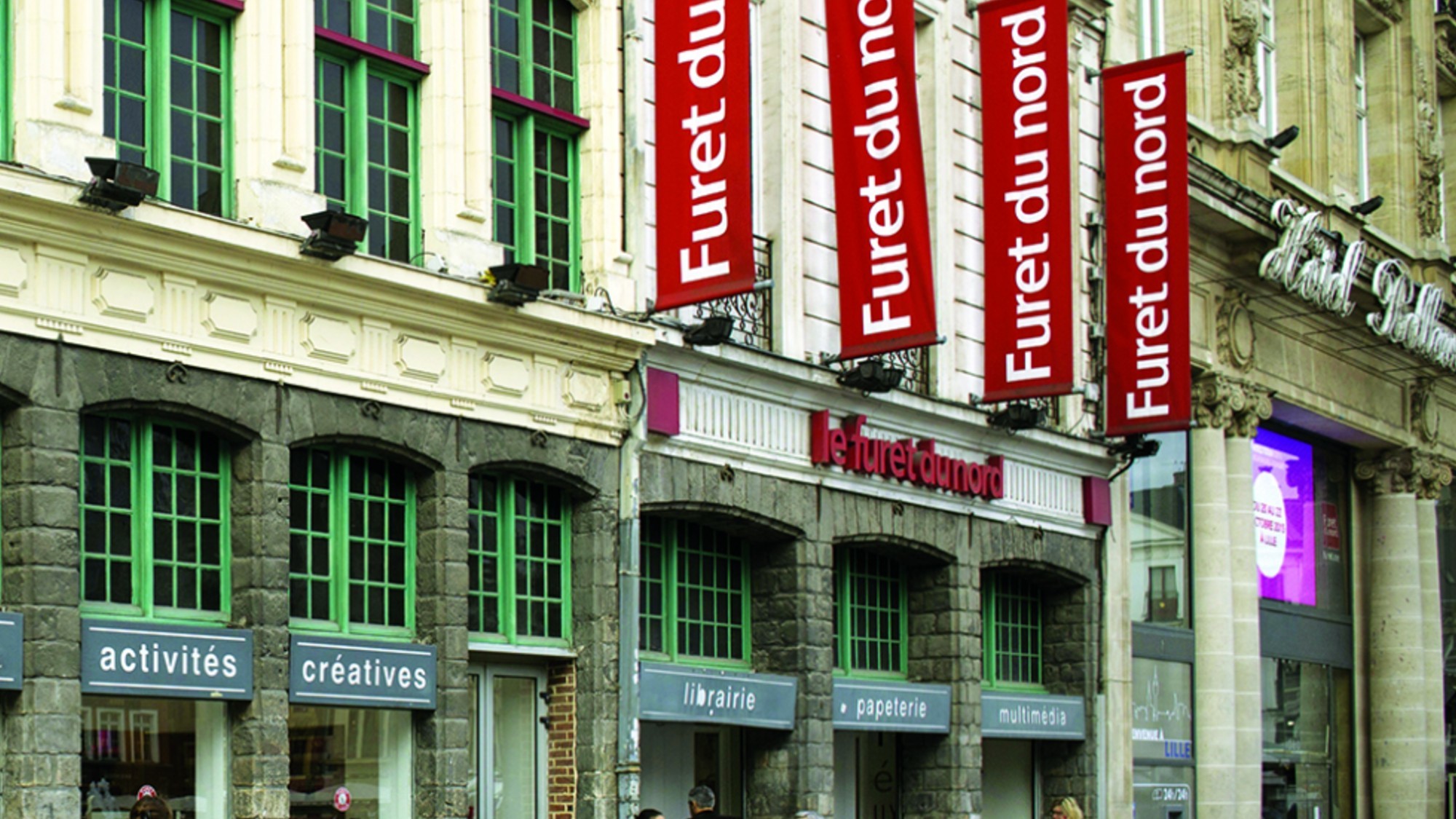 Le plus beau Furet du Nord de France se trouve à côté de Lille 268i9gefqg