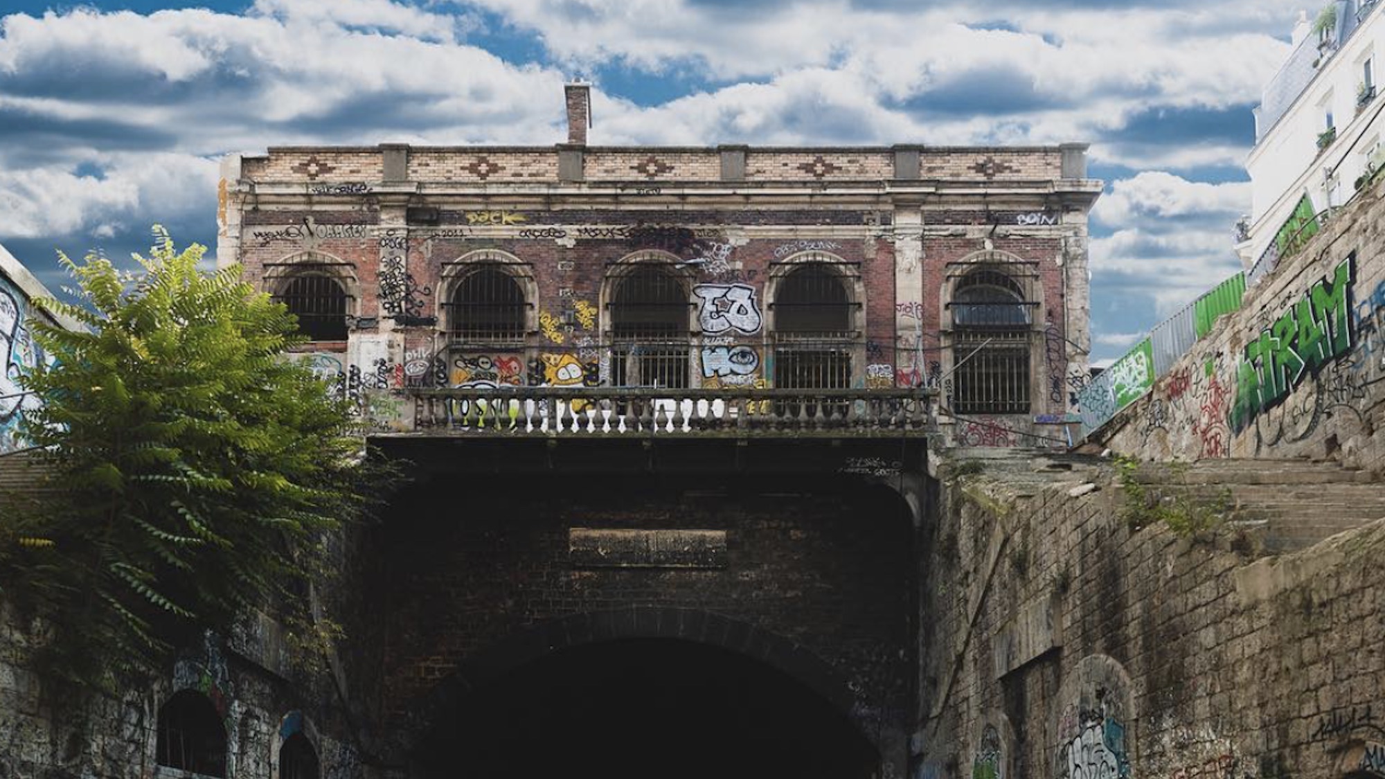La petite gare de Montrouge transformée en lieu de vie culturel 23jwdfehy9