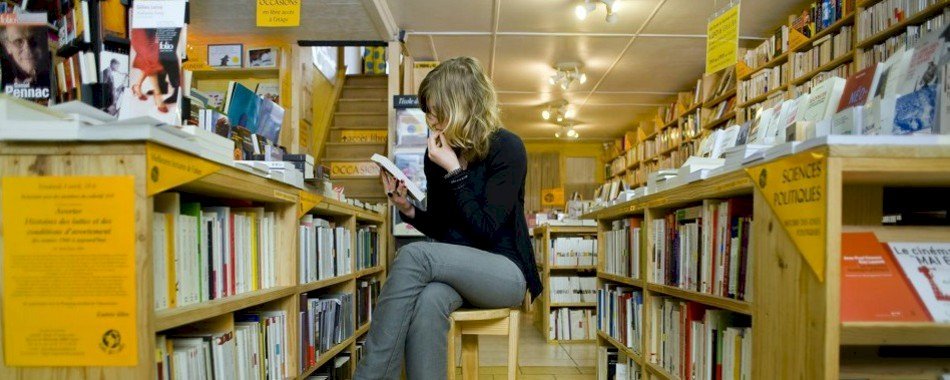 Terre des Livres : la librairie artisanale du 7e 37ypcd08ze
