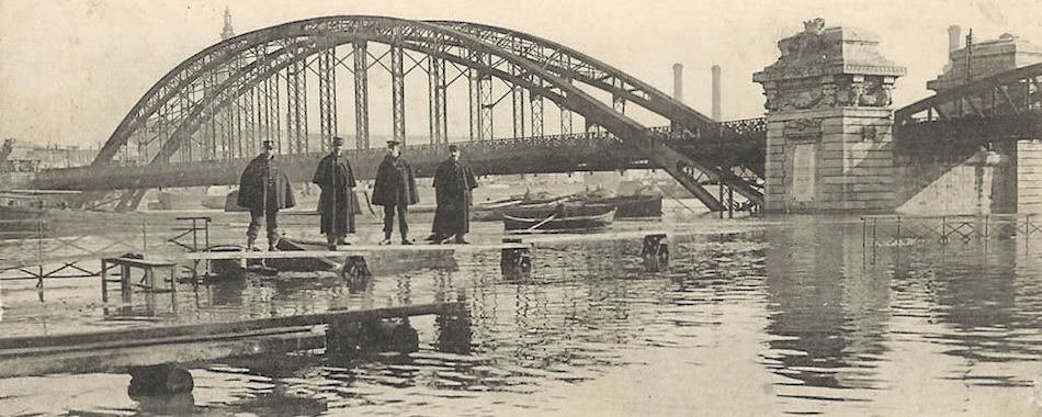 La péniche du Corbusier a coulé samedi à Paris 491m3h8hs3