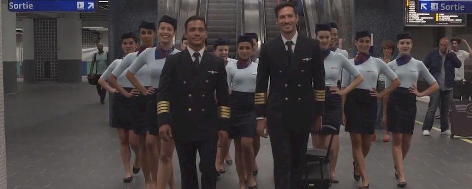 La RATP s'envoie en l'air avec sa nouvelle campagne de prévention 4s8kixxt1m