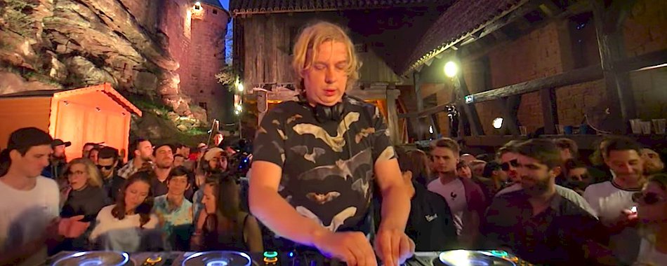 Vidéo : revivez le live de Dominik Eulberg au château du Haut-Koenigsbourg 6w78unwhxo