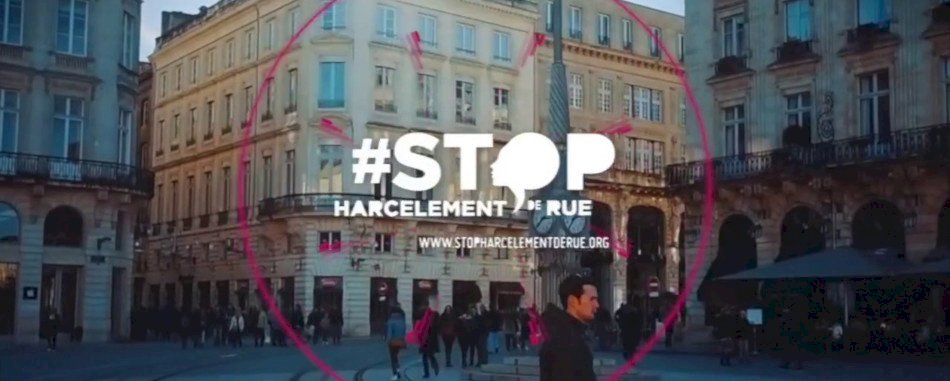 Une campagne contre le harcèlement de rue affichée sur les quais 89v1onma1u