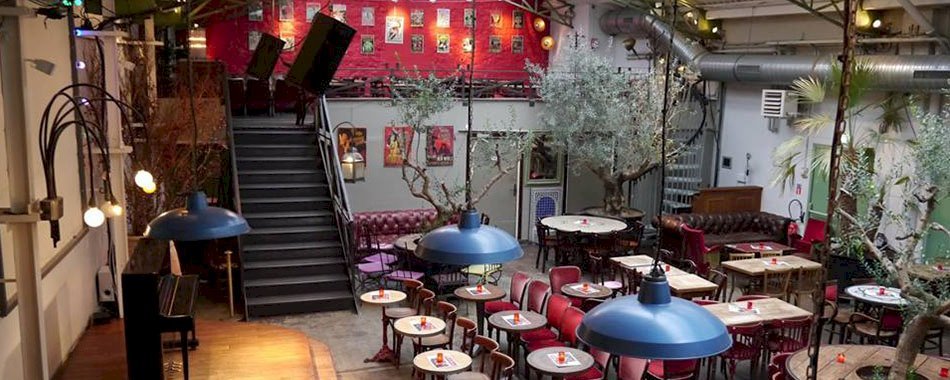 Vente au kilo d\'Emmaüs Alternatives à la Bellevilloise dans la Halle des Oliviers 9zp0tx2s27