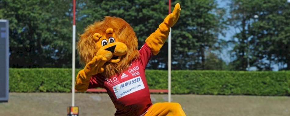 Battle de mascottes entre l'US Dax et l'UBB. bkg966dlg7