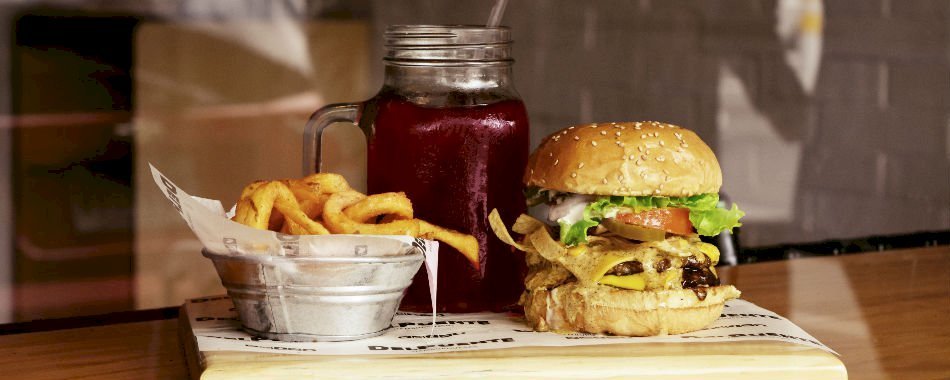 La commande la plus livrée au monde par Deliveroo est un burger lillois drzd5glrme