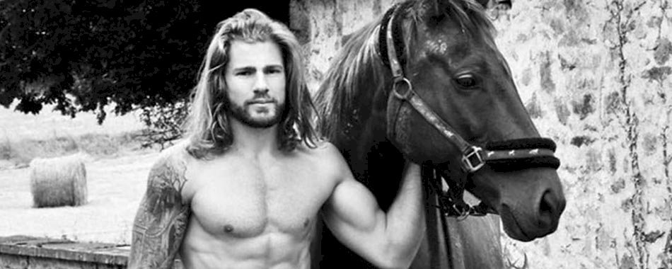 L\'amour est dans le pré : le hot calendrier des agriculteurs français dxslpj51if