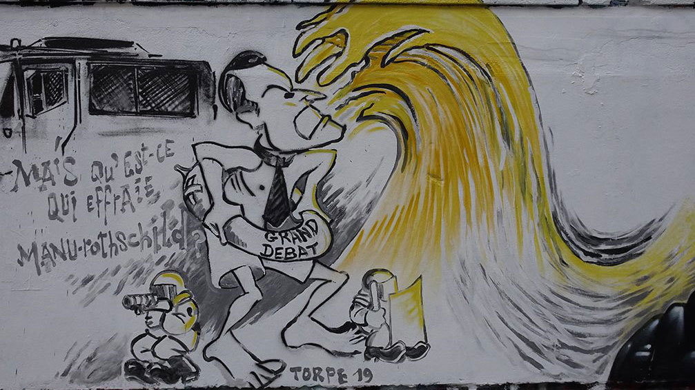 Une fresque géante de street art représente l\'hiver jaune eng7ok3g9s