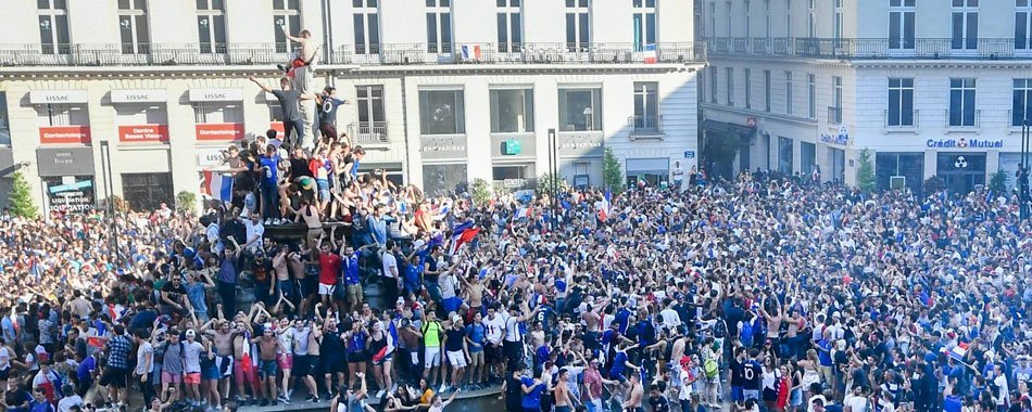 Champions du monde ! Les plus belles images de Nantes en liesse après la victoire des Bleus eopp8bza0o