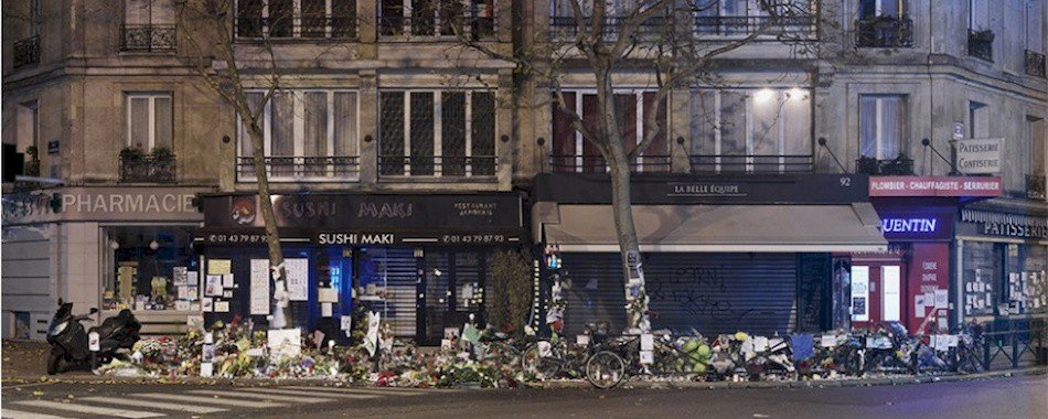 Photos : le silence de Paris après les attentats fvj3nd14fk