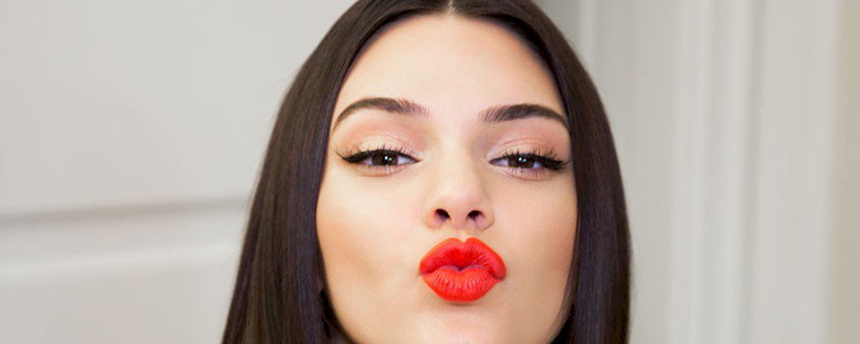 Ce mec s'inscruste sur l'Insta de Kendall Jenner imczqqh8u3