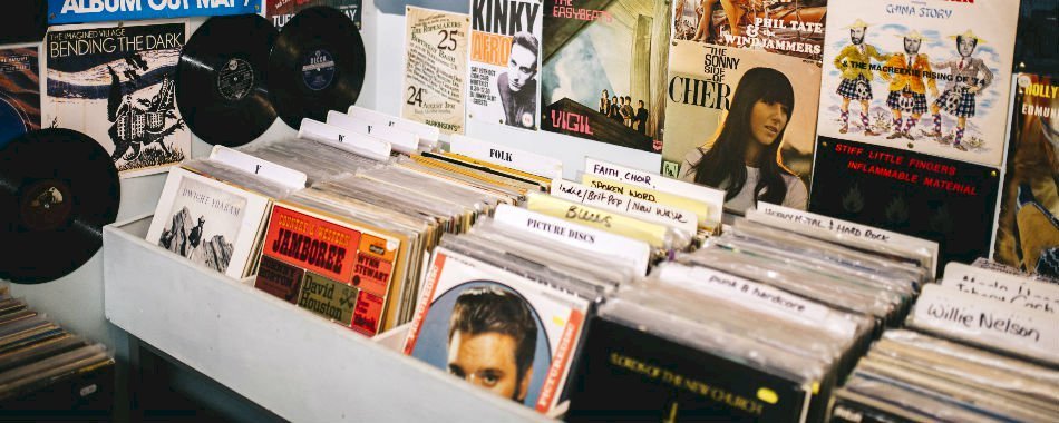 Plus de 70 000 vinyles et CDs de la collection de Radio France mis aux enchères kfsxs9y2c2