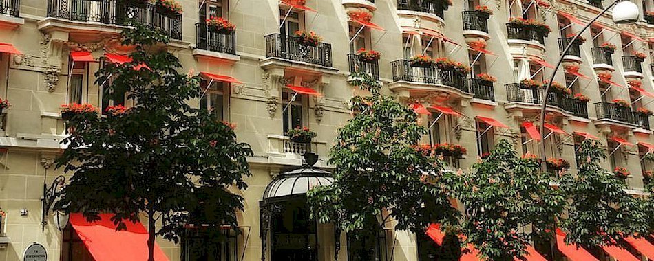 PARIS CACHE - La cour cachée la plus luxuriante de Paris ks2bpn1lt7