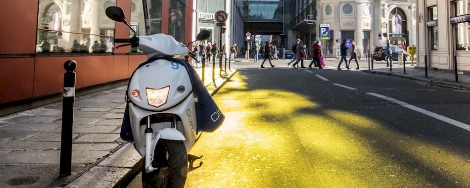 Des scooters électriques en libre-service à Paris ! mdggyyj2sf