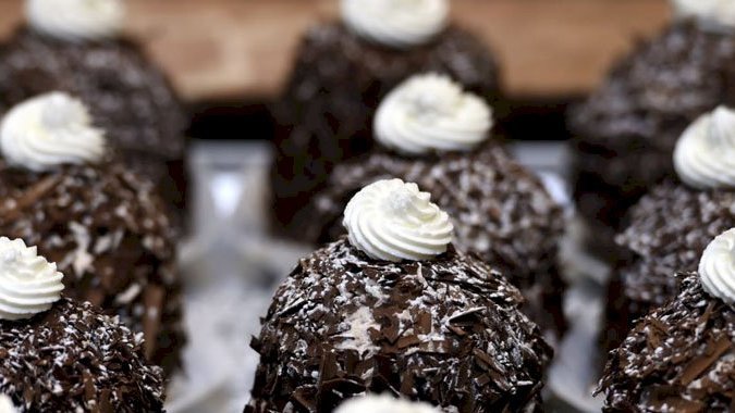 Les Merveilleux De Fred Legers Fouettes Et Meringues