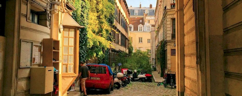 PARIS CACHÉ - Plongée dans une cour industrielle confidentielle du 11e ou7usg8793