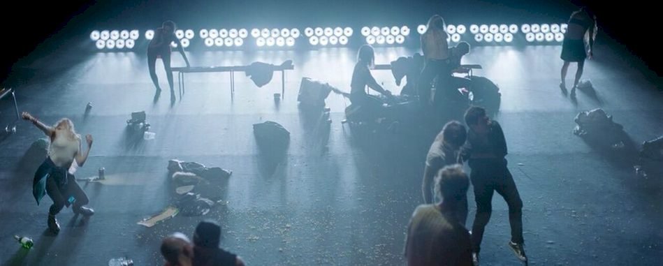 Au XVIe siècle, une rave party effrénée emporte tout un village qitrdj65by