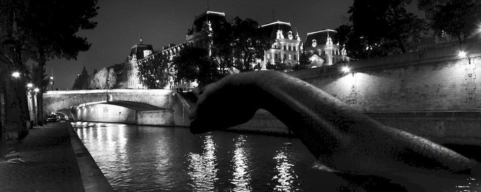 Série de photos de monstres à Paris rqh9ypdc4m