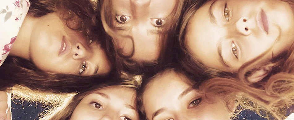 Le superbe film <cite>Mustang</cite> en projo gratuite à Paris ! vuuxn7cqgz