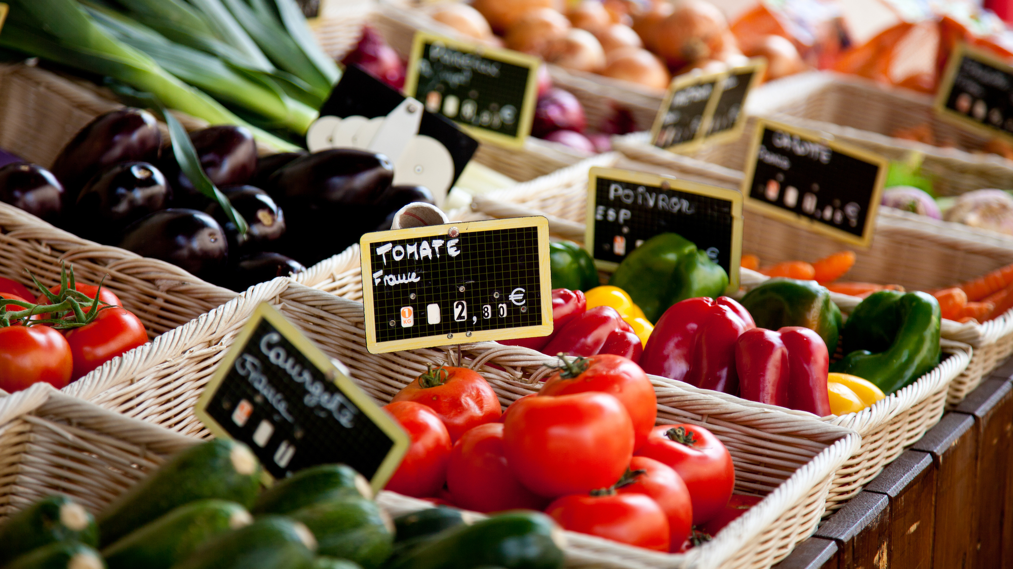 Les marchés parisiens fêtent le "made in Paris" 6n2ahhpw4c