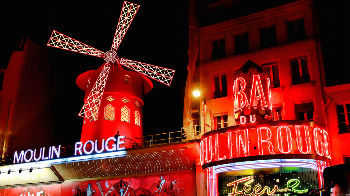 moulin-rouge-paris-que-reste-t-il-du-mythe-le-bonbon