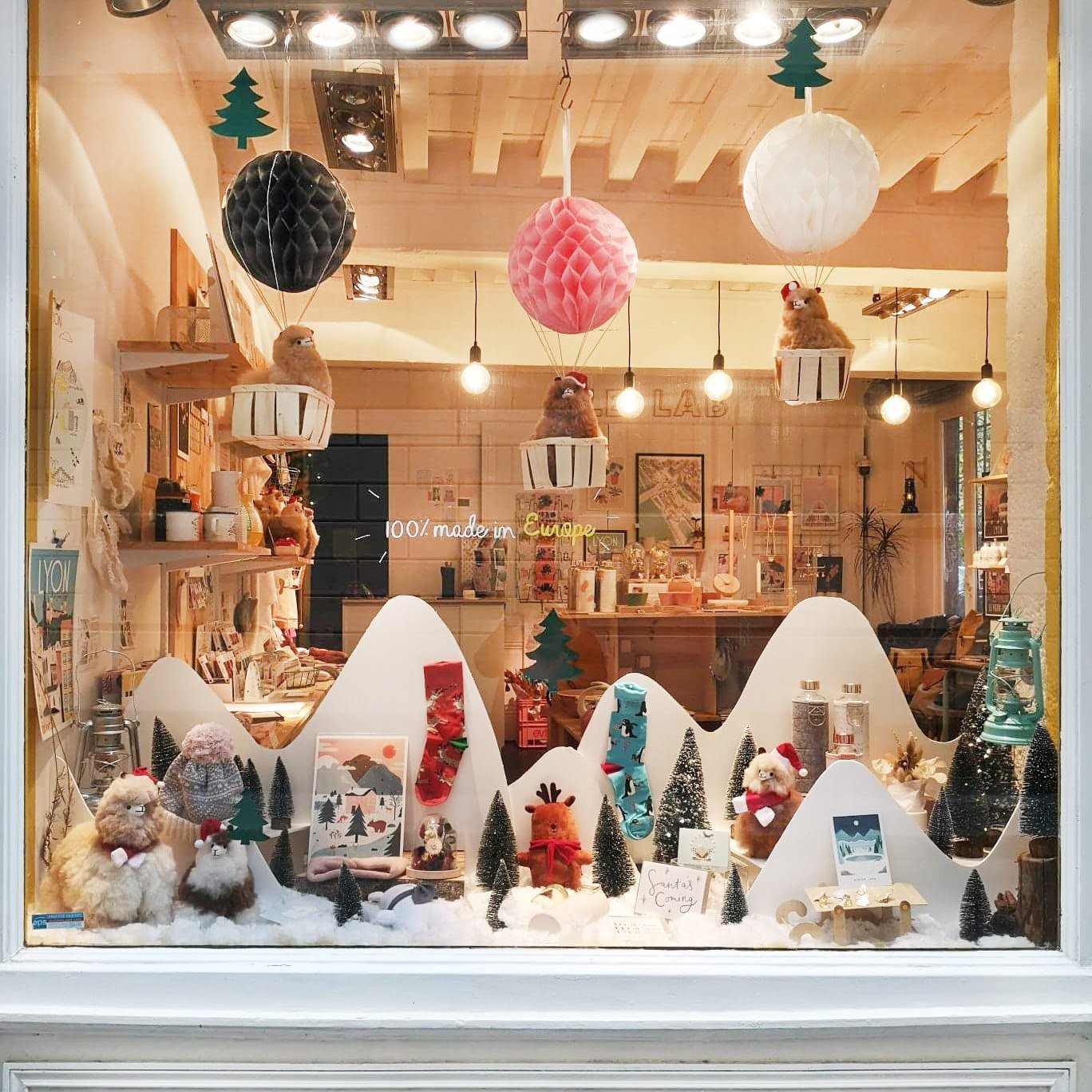 [ PHOTOS ] Les plus belles vitrines de Noël dans le centre de Lyon Le
