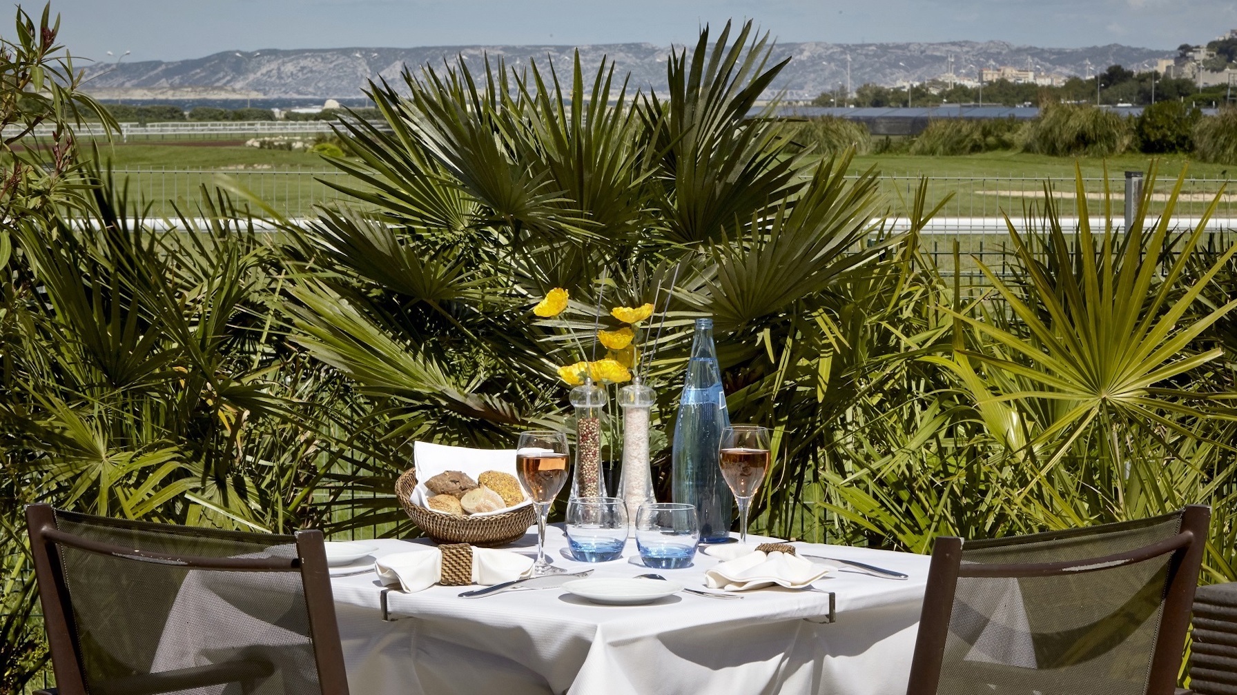 30 restos canons de Marseille à moitié prix pendant plus d'un mois 1njrfe69fz