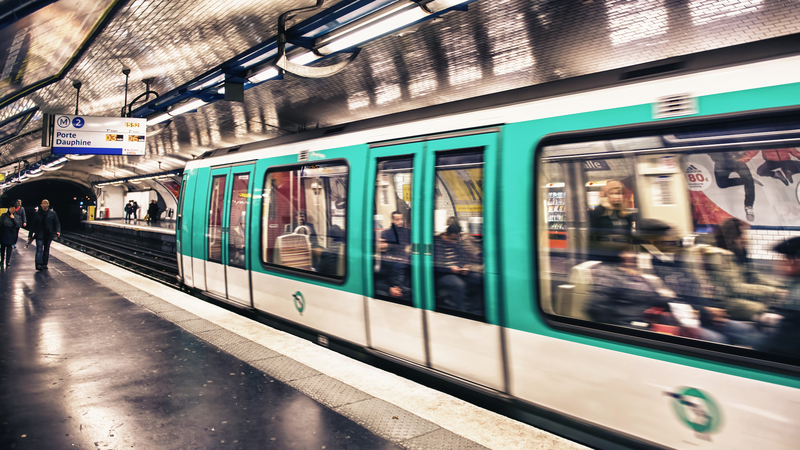 Attention à La Marche En Descendant Du Train Découvrez les nouveaux aménagements des métros parisiens