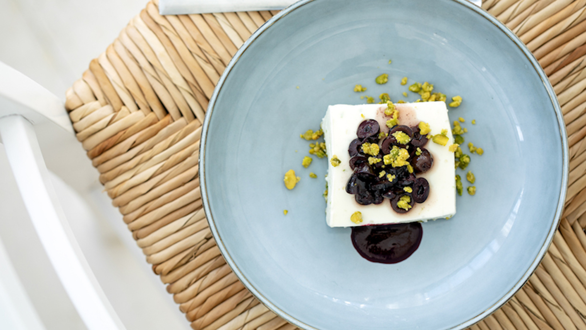 De l'entrée au dessert le yaourt grec trouve sa place dans une multitude de  recettes