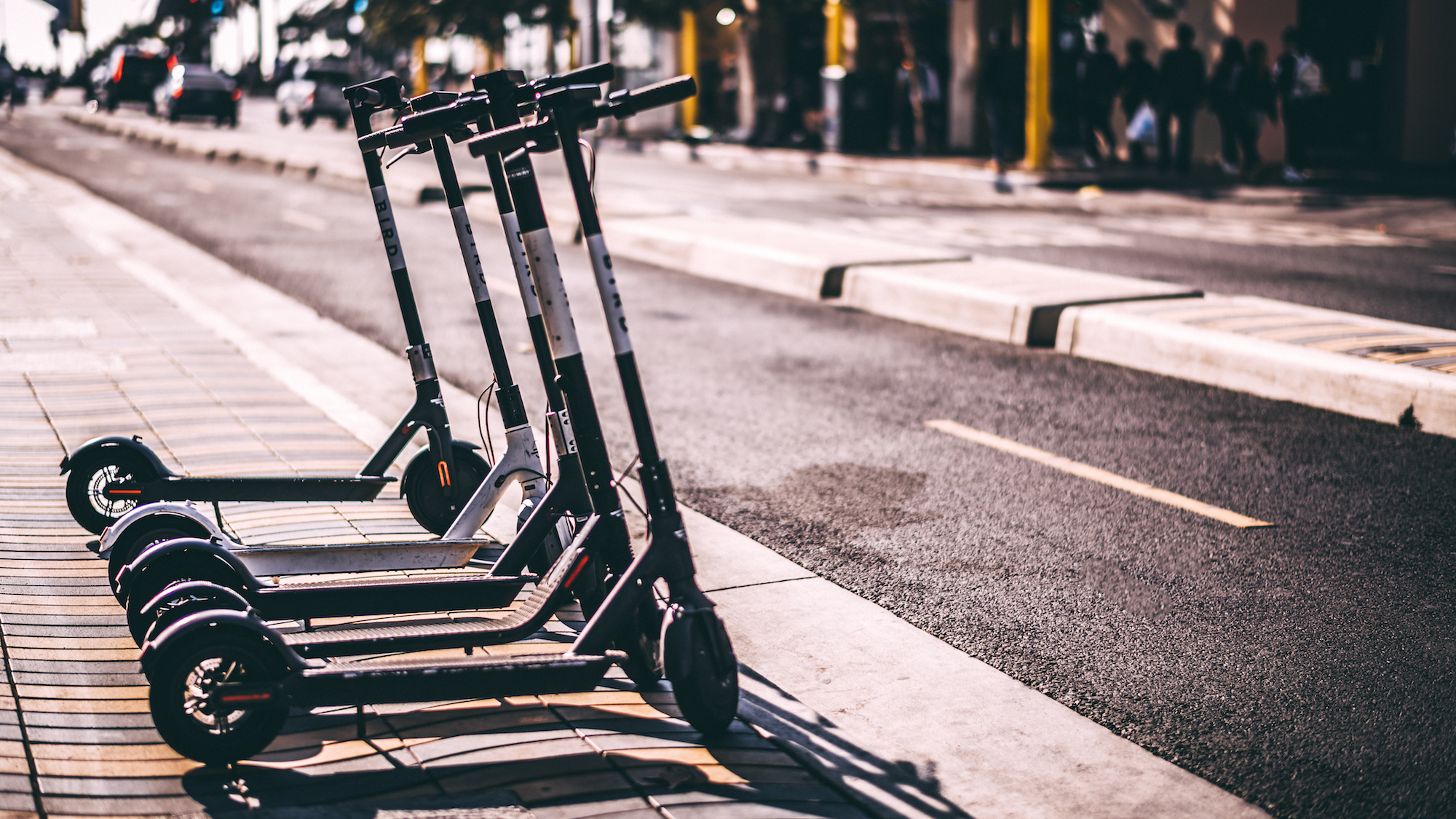 Les trottinettes entrent dans le code de la route, ça change quoi