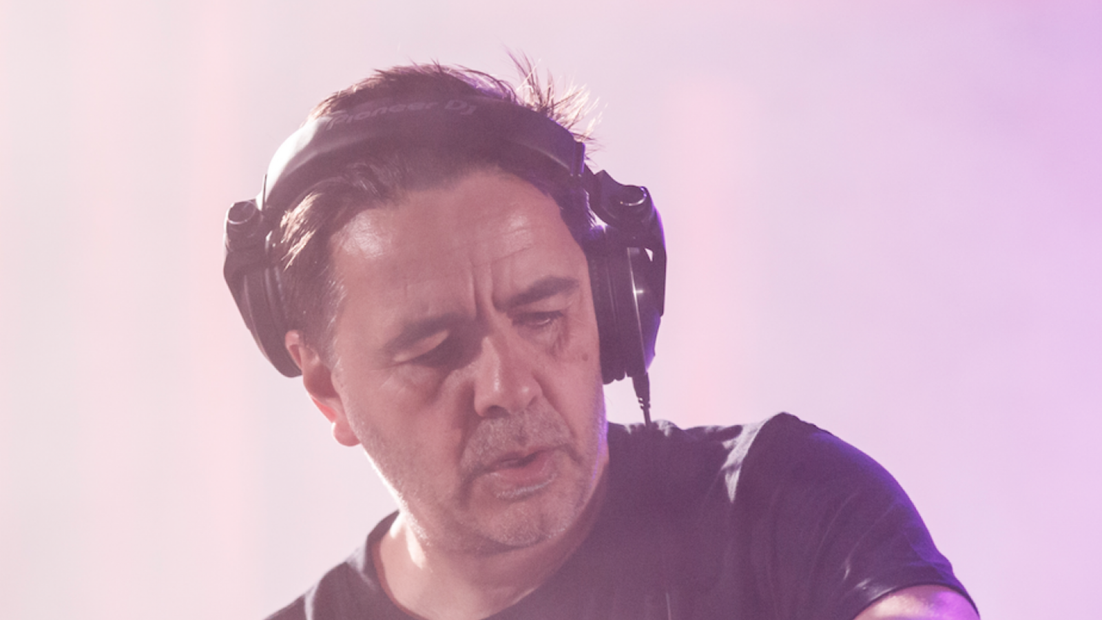 Laurent Garnier Publie Un Nouveau Mix De 5h30 Pour Nous Faire Taper Du ...