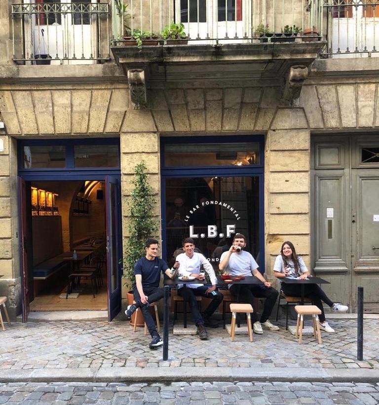 Le Bar Fondamental - Lbf - Pigalle Le Bar Fondamental : le nouveau bar à bières de 130 m2 qui met sous