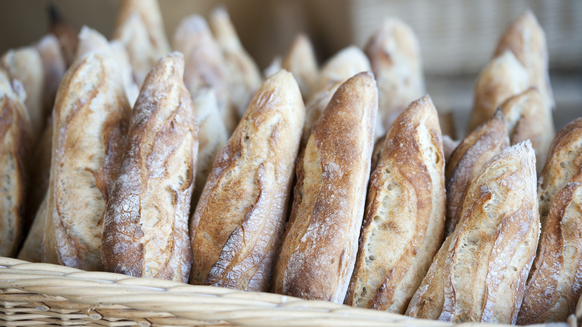 Goûtez et sélectionnez la meilleure baguette de Paris istock-479080192