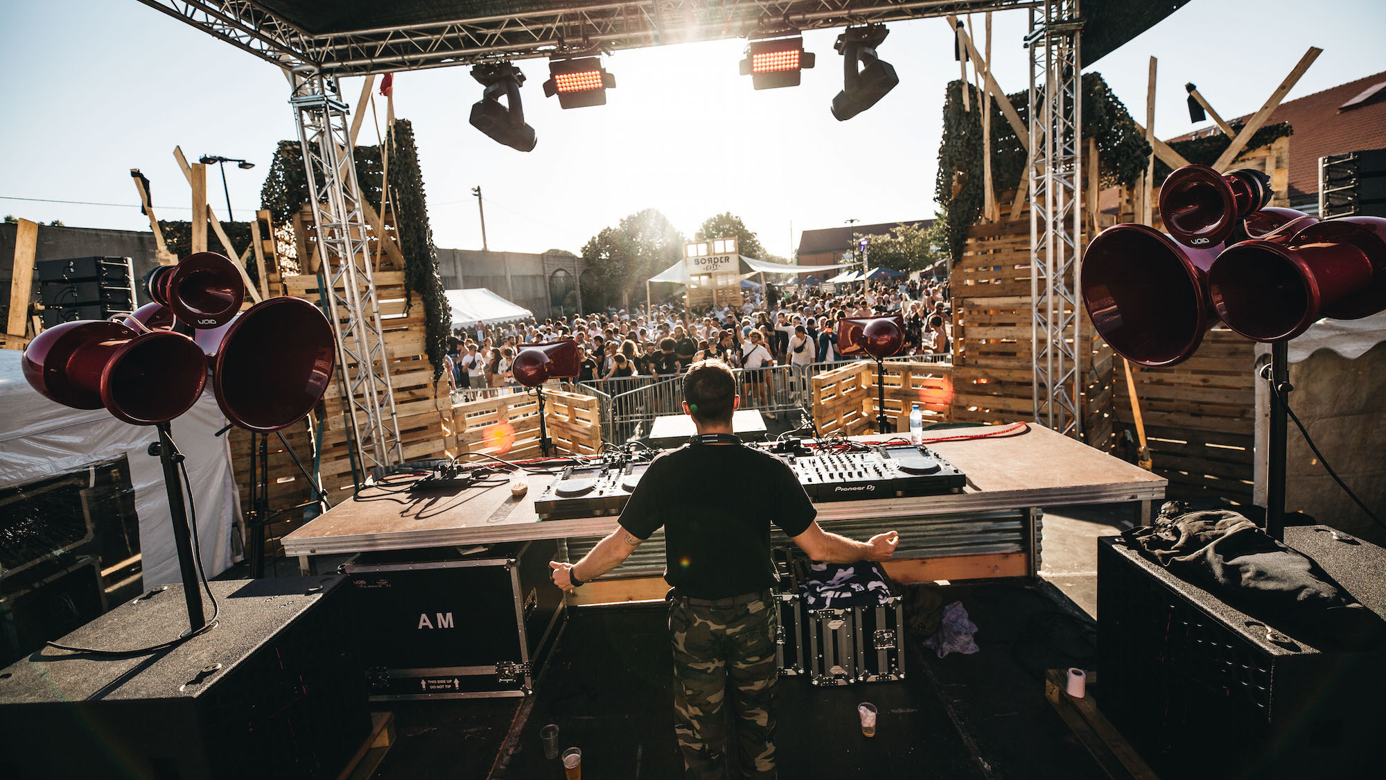 border-city-paris-open-air-azf-dj-techno-jeu-conco