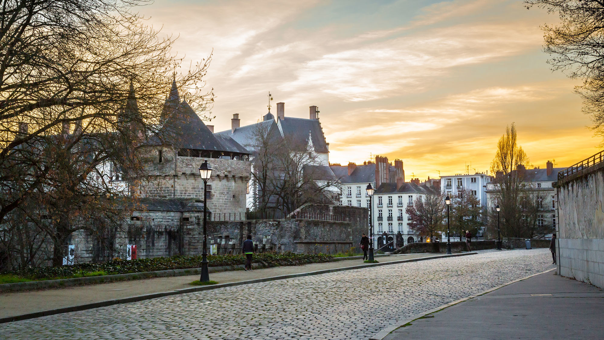 Coronavirus : 15 jours de confinement (quasi) total à partir d'aujourd'hui 12h confinement-coronavirus-nantes