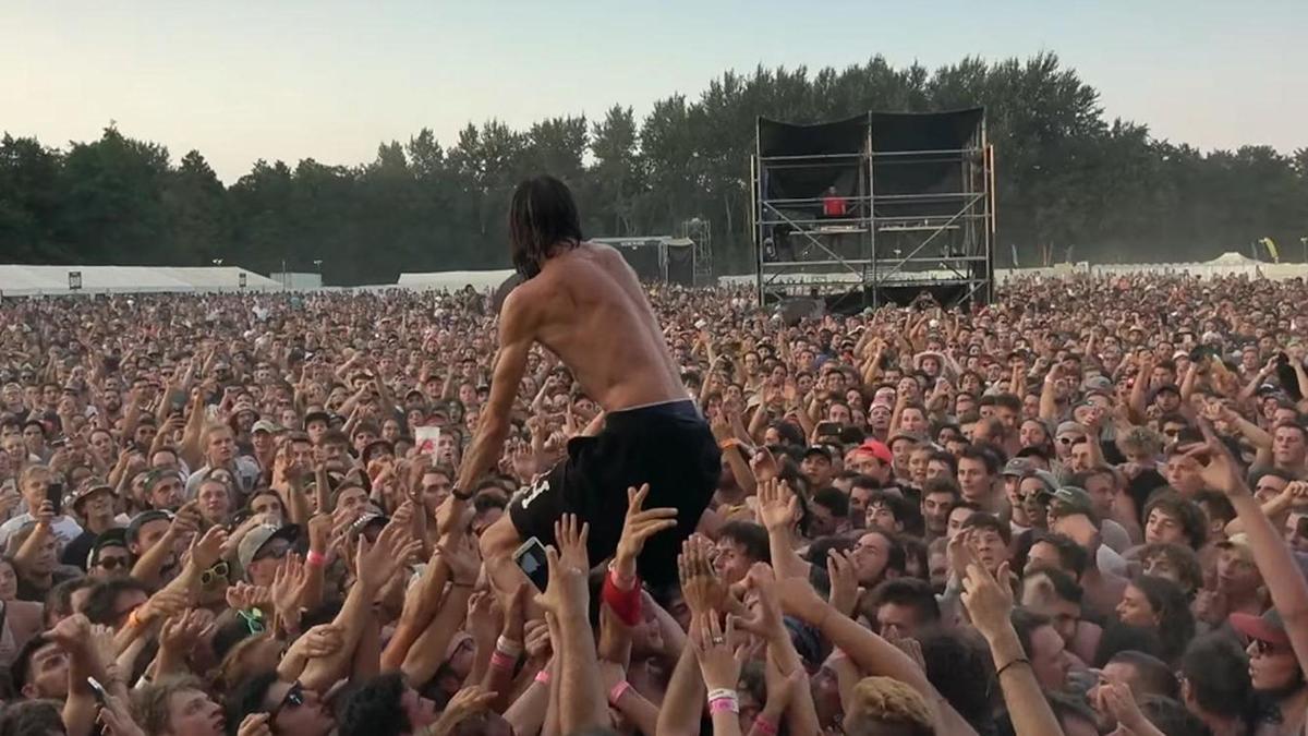 Concerts, teufs et festivals les pogos devront être « absolument