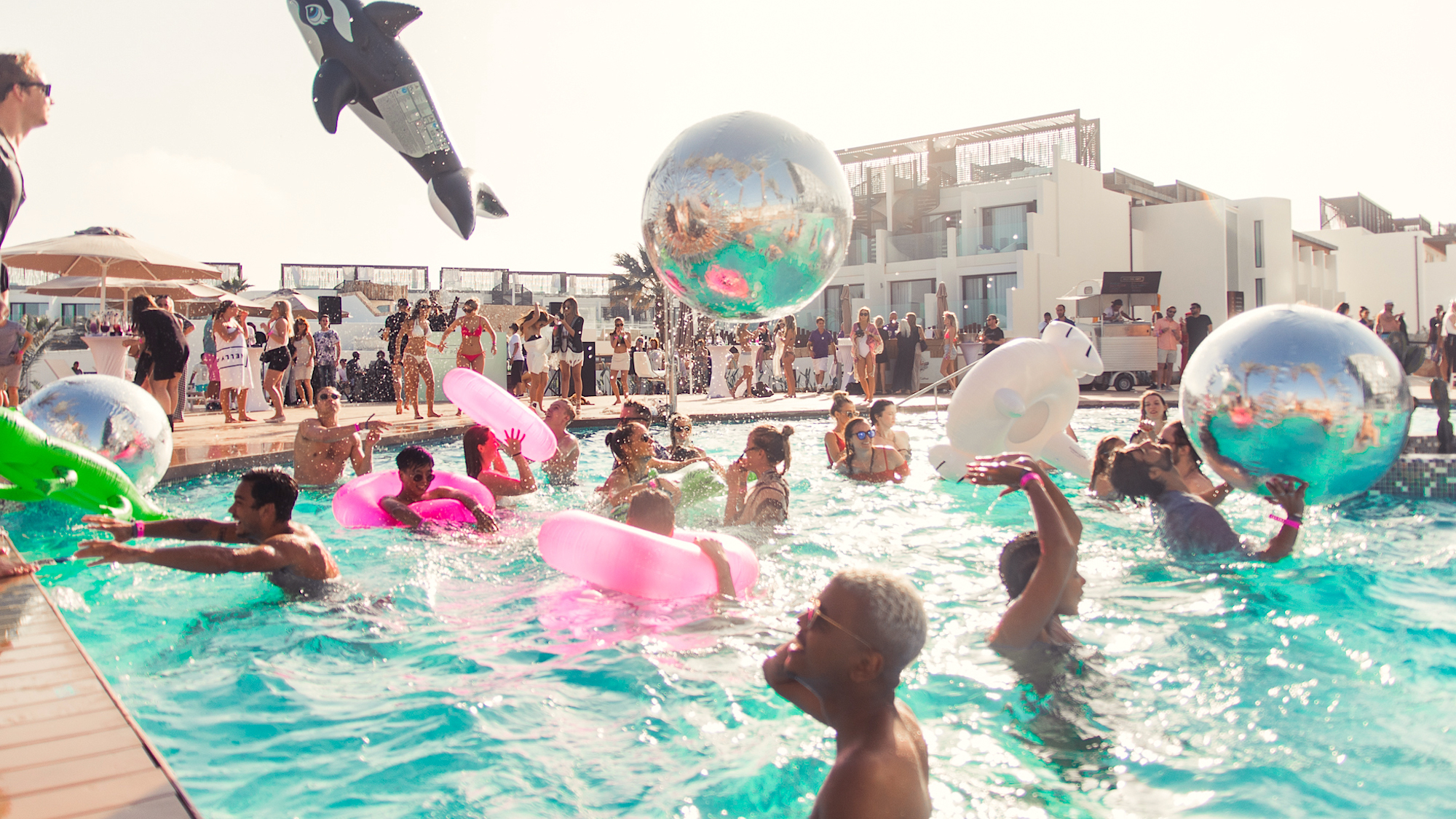 pool-party-la-chill-paris