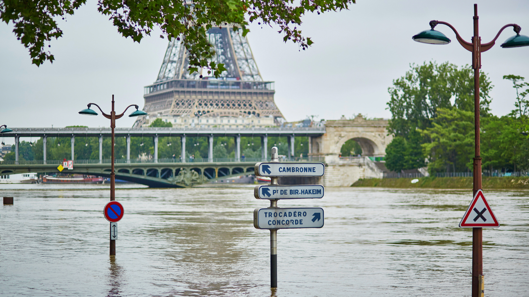 Crue de la Seine : le niveau de l’eau continue de monter à Paris istock-537870954